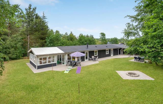 Gorgeous Home In Glesborg With Kitchen