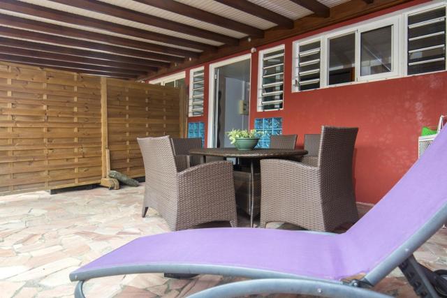 Appartement moderne a Fort de France terrasse equipee 50 m²