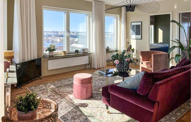 3 Bedroom Lovely Apartment In Uppsala