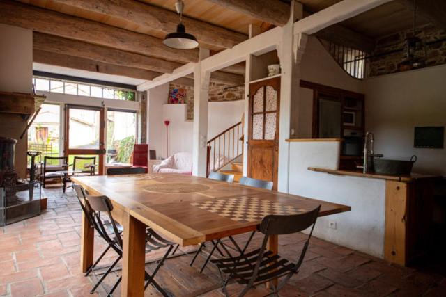 Maison charmante a Faugeres avec vue sur la montagne