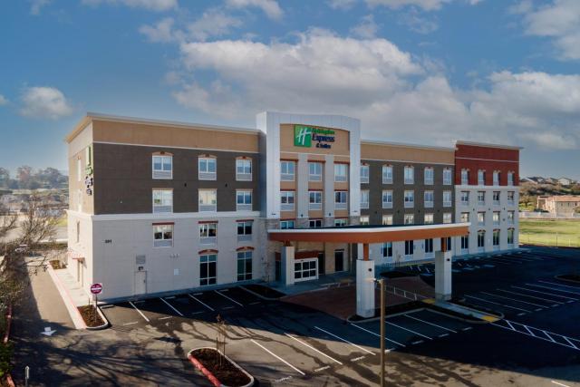 Holiday Inn Express & Suites - Hollister, an IHG Hotel