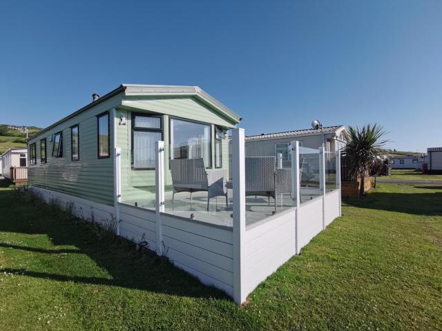 Sea and Mountain view Sunbeach Holiday Snowdonia