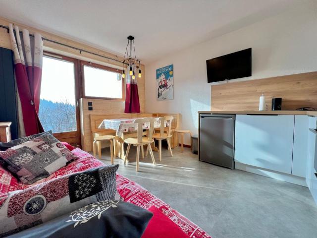 Appartement rénové avec terrasse, proche ski-bus et commerces, Notre-Dame-de-Bellecombe - FR-1-505-178