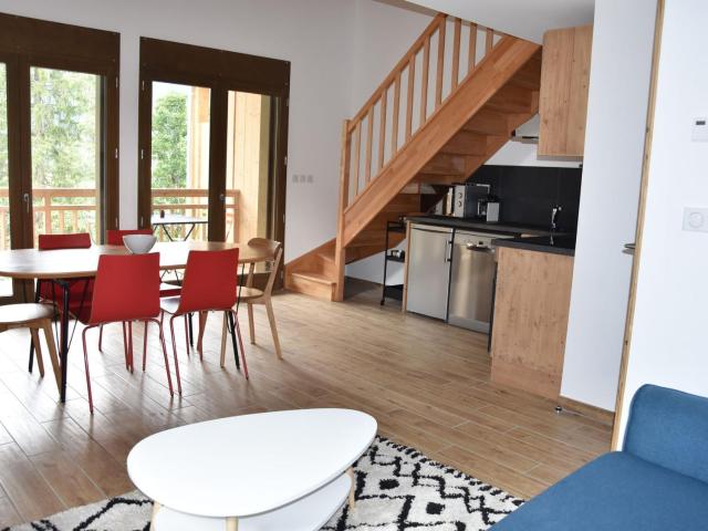 Appartement moderne à Pralognan-la-Vanoise, proche des loisirs, balcon et garage inclus - FR-1-464-209