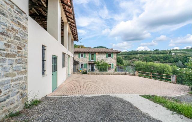 4 Bedroom Stunning Home In Castino