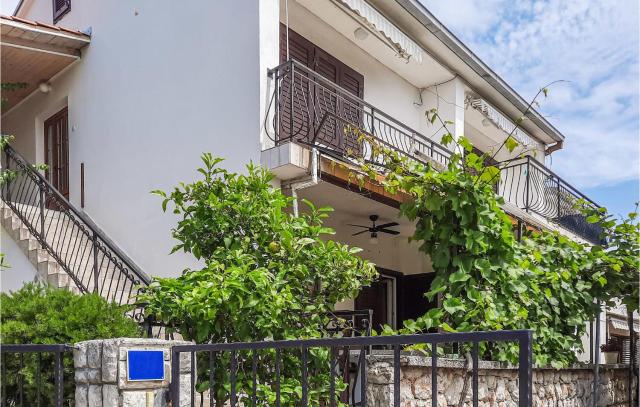 Lovely Apartment In Mali Losinj With Kitchen