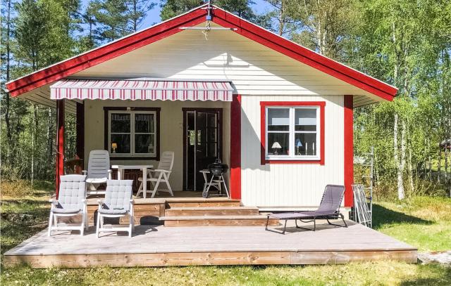 Gorgeous Home In Herräng With Kitchen