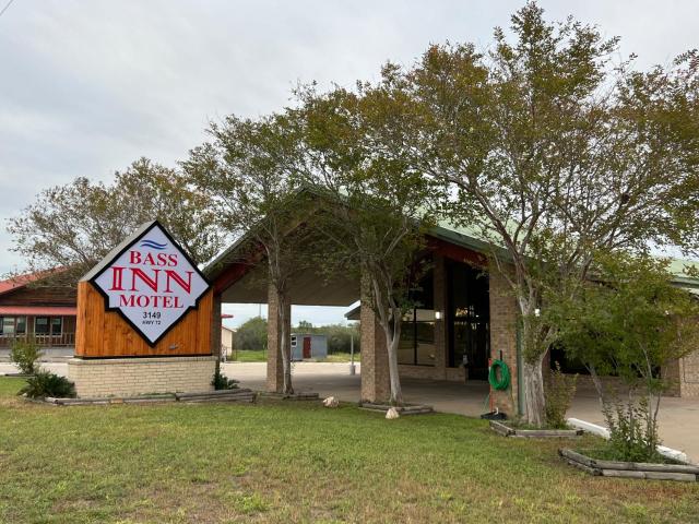 Bass Inn - Choke Canyon National Park