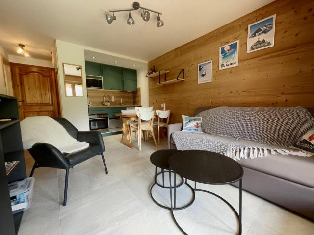 Appartement 2 Pièces Cabine pour 6 pers. avec Balcon - Pied de Piste, Parking Inclus - FR-1-572-261