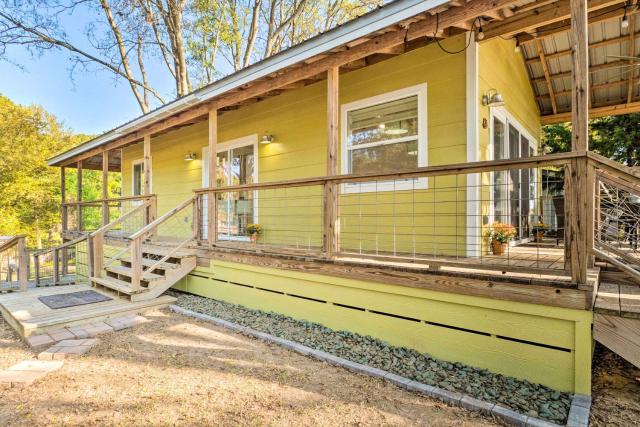 Lovely Toledo Bend Studio with Scenic Views!