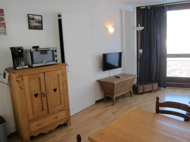 Appartement 6 pers au pied des pistes – Balcon, cuisine équipée, parking gratuit - FR-1-689-19