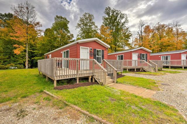 Cassopolis Cabin, Private Deck and Lake Access!