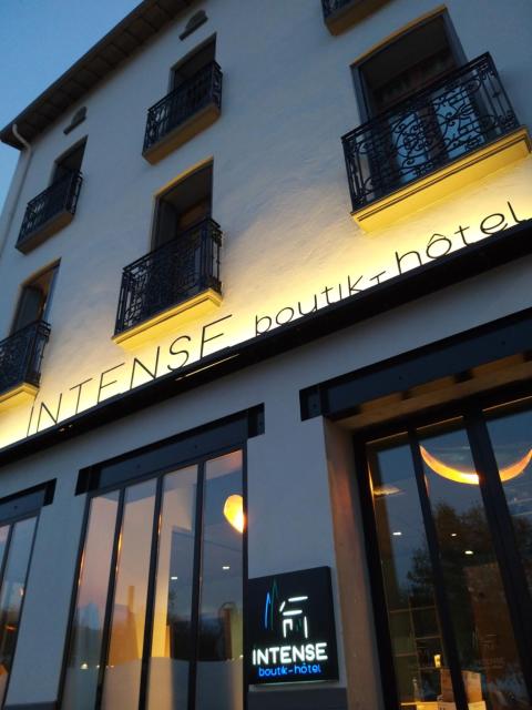 Intense Boutik-Hôtel