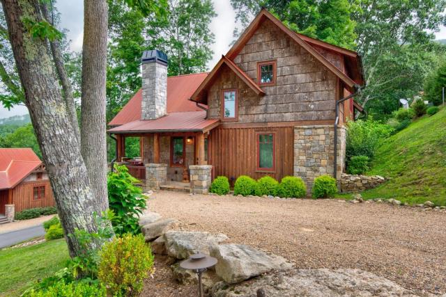 Storybook Cottage at Eagles Nest