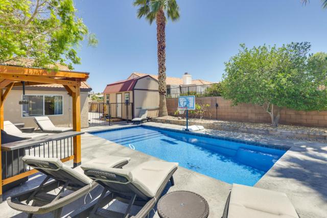 Lovely Bullhead City Retreat with Patio and Grill!