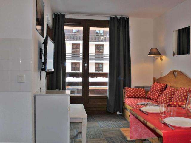 Studio cabine 6 pers à Risoul 1850, skis aux pieds, balcon sud, proche navette gratuite - FR-1-330-544