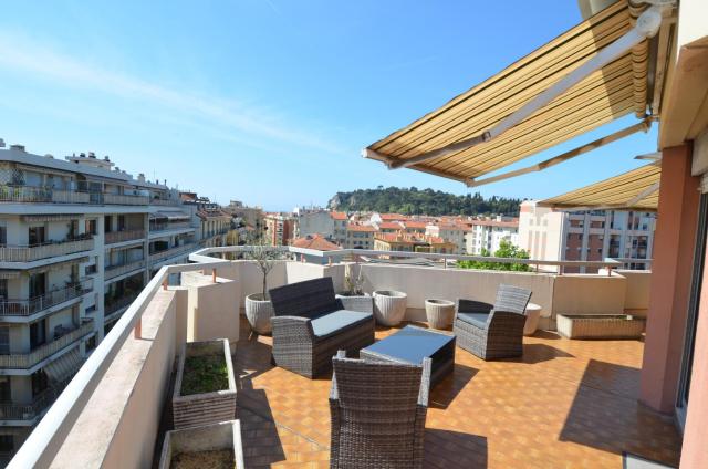 HELIANTHE - Superbe appartement avec terrasse vue mer et Château au Port de Nice