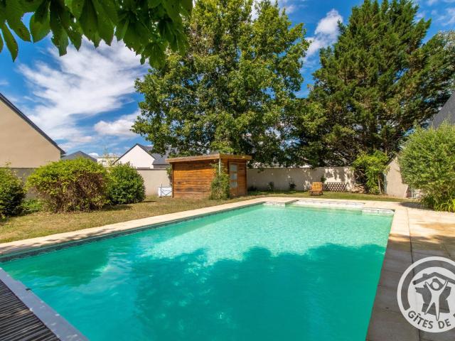 Gîte accueillant avec piscine chauffée à partager, près d'Angers, idéal pour vacances en nature - FR-1-622-44