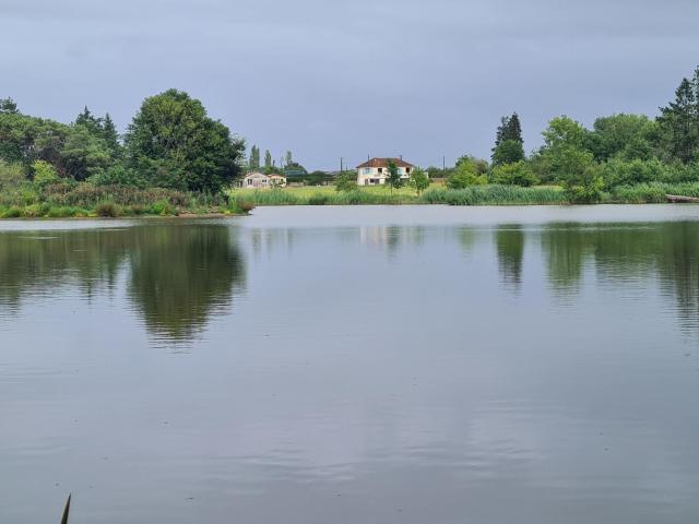 Escapade Nature : Maison et Lofts Privés avec Piscine, Étang de Pêche et Grandes Terrasses - FR-1-591-365