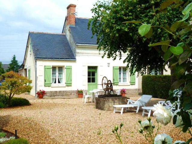 Gîte familial près de la Loire avec grand jardin, parking privé, proche Saumur et activités nautiques - FR-1-622-40