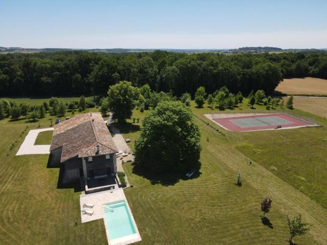 Maison de campagne avec piscine, tennis privé et WIFI - FR-1-653-10