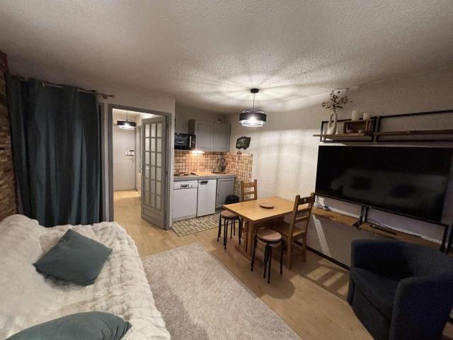 Studio cabine 4 pers au pied des pistes à Auris en Oisans - FR-1-297-324