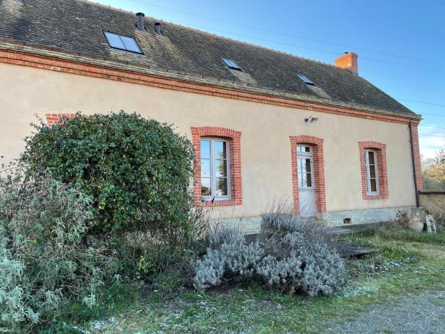 Longère sarthoise rénovée, à 20 min du Mans, 4 chambres, poêle à granulés, parking privé - FR-1-410-376