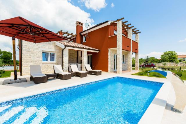 Villa Delle Rondini in Central Istria with Whirlpool and Sauna for 8 persons