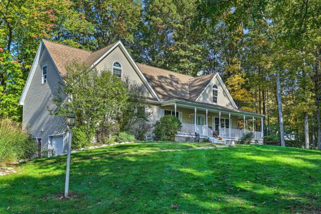 Pet-Friendly Grand Pine Bush Retreat on 2 Acres!