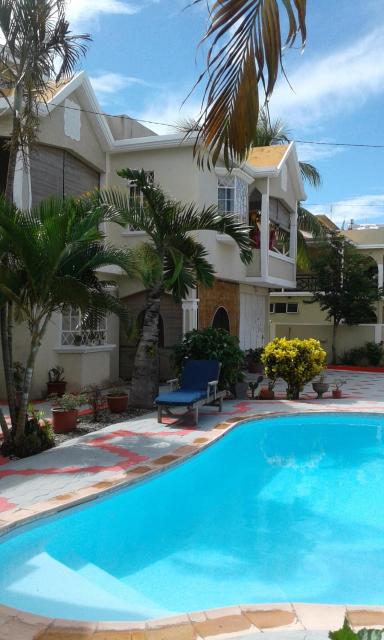 Spacious apartment in Trou aux Biches 100 m² with shared pool