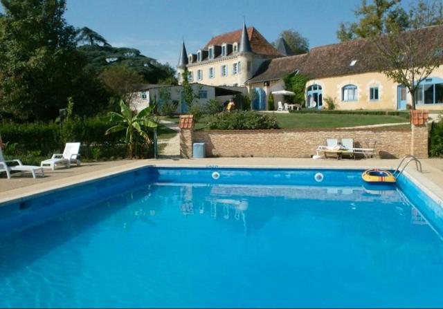 Maison spacieuse au coeur de Queyssac avec jardin