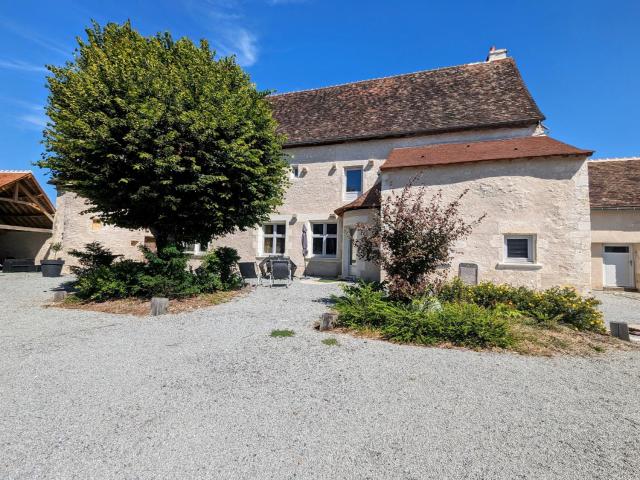 Charmant Gîte en Berry avec Étang, Terrasse et Spa à Proximité - FR-1-591-407