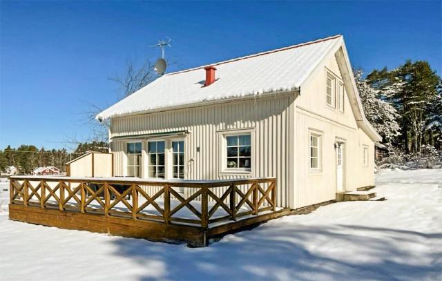 Pet Friendly Home In Lidköping With Sauna