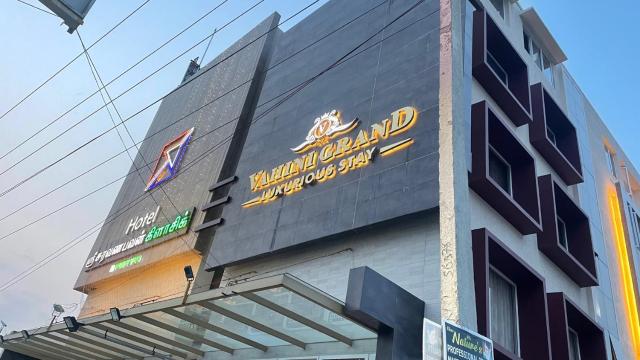 HOTEL VAHINI GRAND