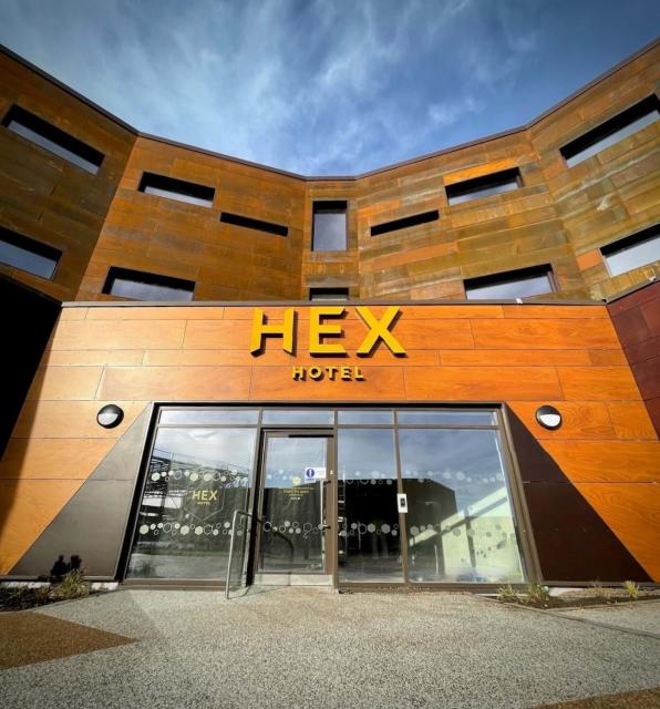 Hex Wildlife Hotel at Yorkshire Wildlife Park