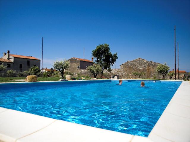 Marceta - Apartments & Rooms with Swimming Pool