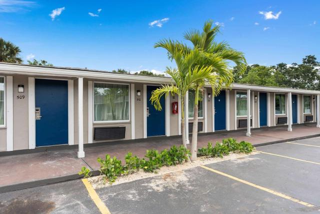 Travelodge by Wyndham Kissimmee Orlando