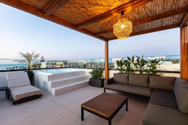 Isla Luxury Apartments - Private Rooftop with Hot tub - 100m from Beach