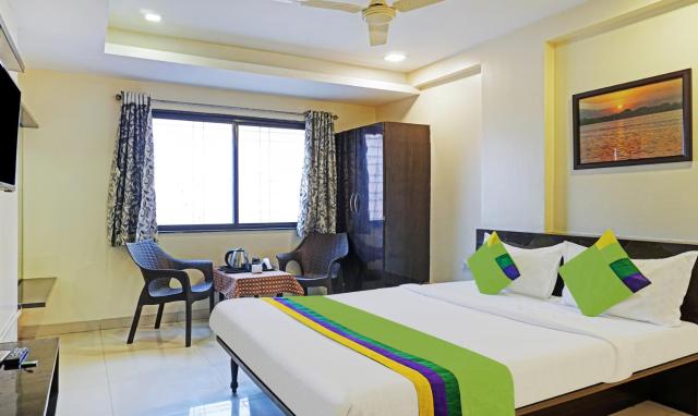 Itsy Hotels Chetan Executive Hadapsar Phursungi