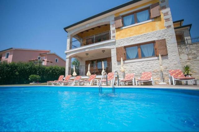 Villa Nevena in Buići Poreč for max 10 Persons 6km from the beach