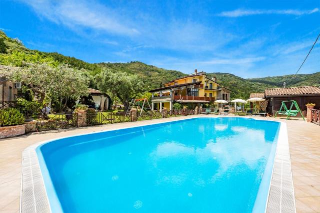 Vineyard Dépendance With Shared Pool - Happy Rentals