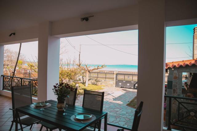 Villa Olga Sea Front Katakolo - Happy Rentals