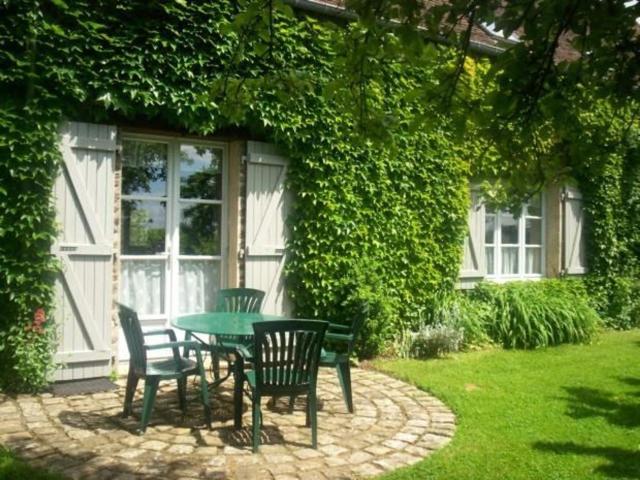 Gîte charmant avec cheminée, jardin privé et 3 chambres dans un ancien corps de ferme - FR-1-410-128