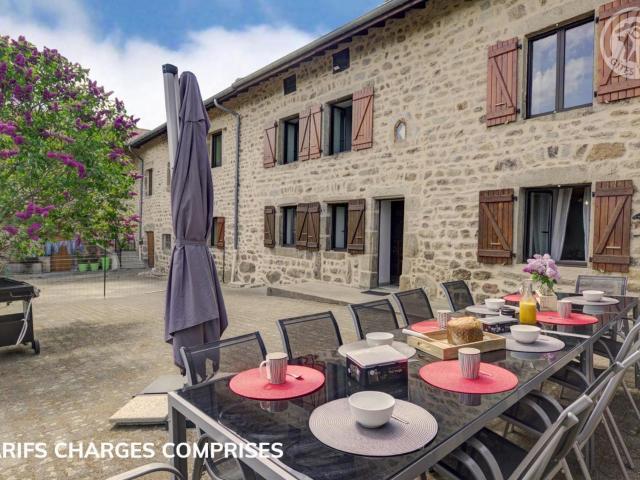 Gîte de charme avec jardin et wifi à Chalmazel-Jeansagnière - FR-1-496-249