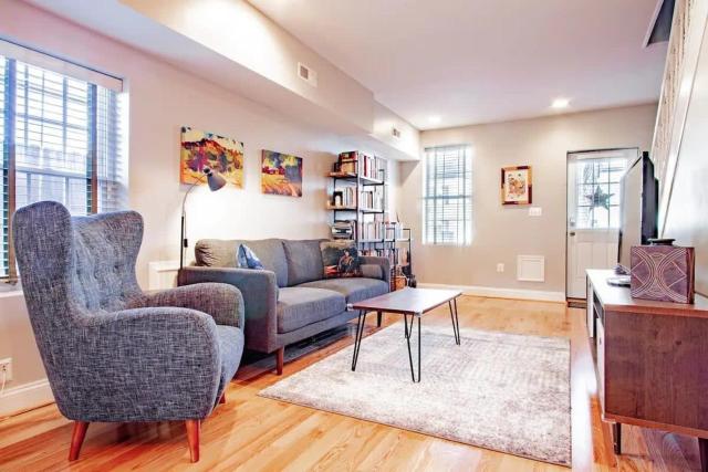 Family-friendly Home for travelers Near subway