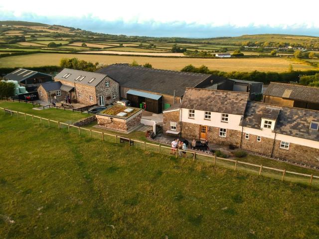 Bunk House - 4 Bedroom - Llangenith