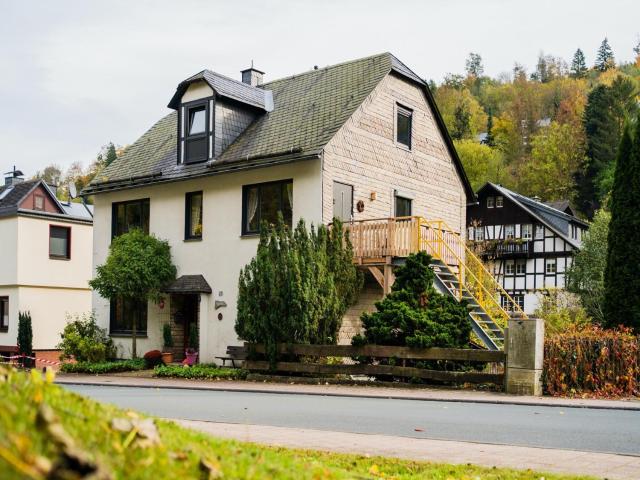 Large detached holiday home in Willingen with garden