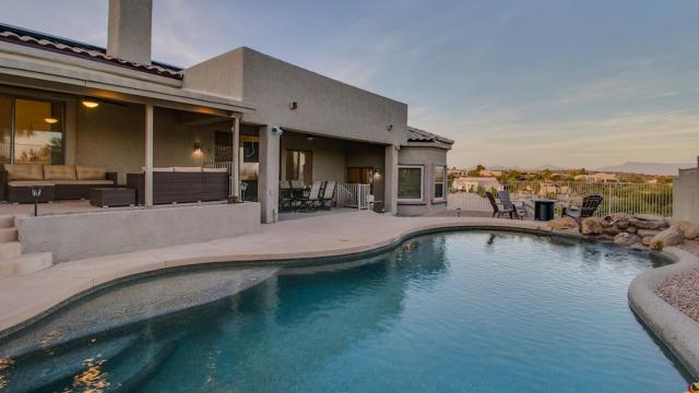 Breathtaking Views and Htd Pool in Fountain Hills