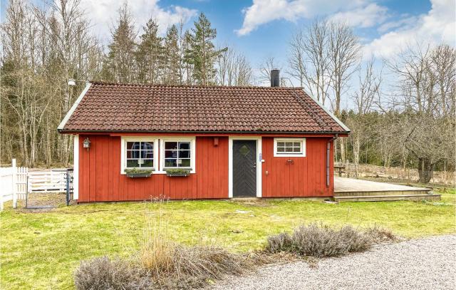 Stunning Home In Boxholm With Wifi