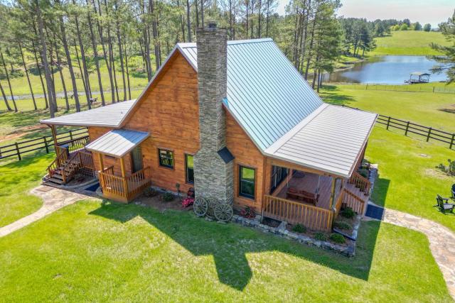 Spacious Alabama Retreat - Deck, Grill and Fire Pit!